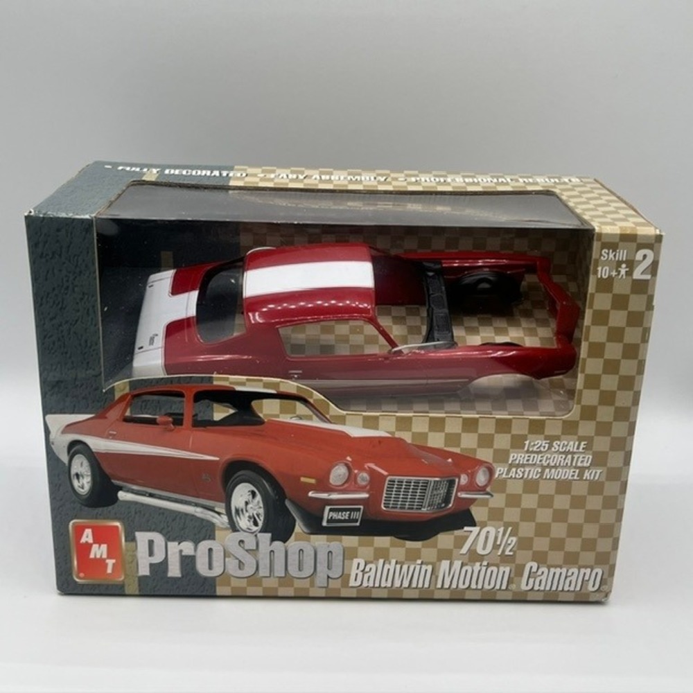 AMT ProShop 70 1/2 Baldwin Motion Camaro 1:25 Scale Model Kit 31521 Red White